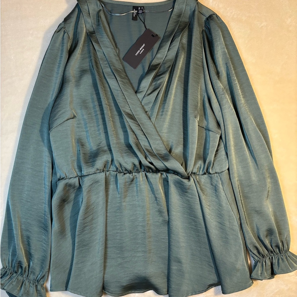 NWT Vero Moda Women’s Elegant Green Long Sleeve V-Neck Cross Front Blouse SZ 14